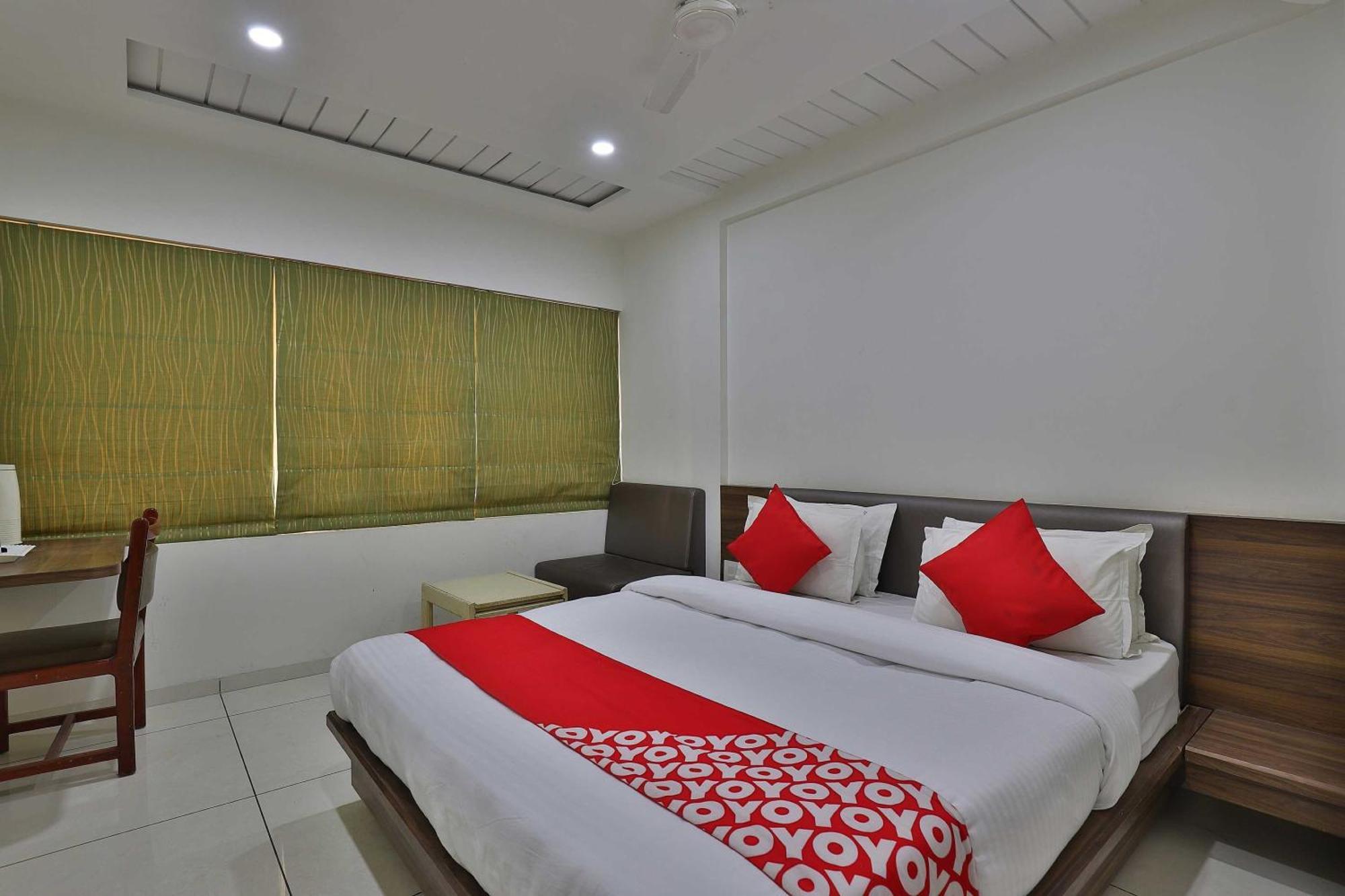 Collection O Hotel Panchsheel Vadodara Extérieur photo