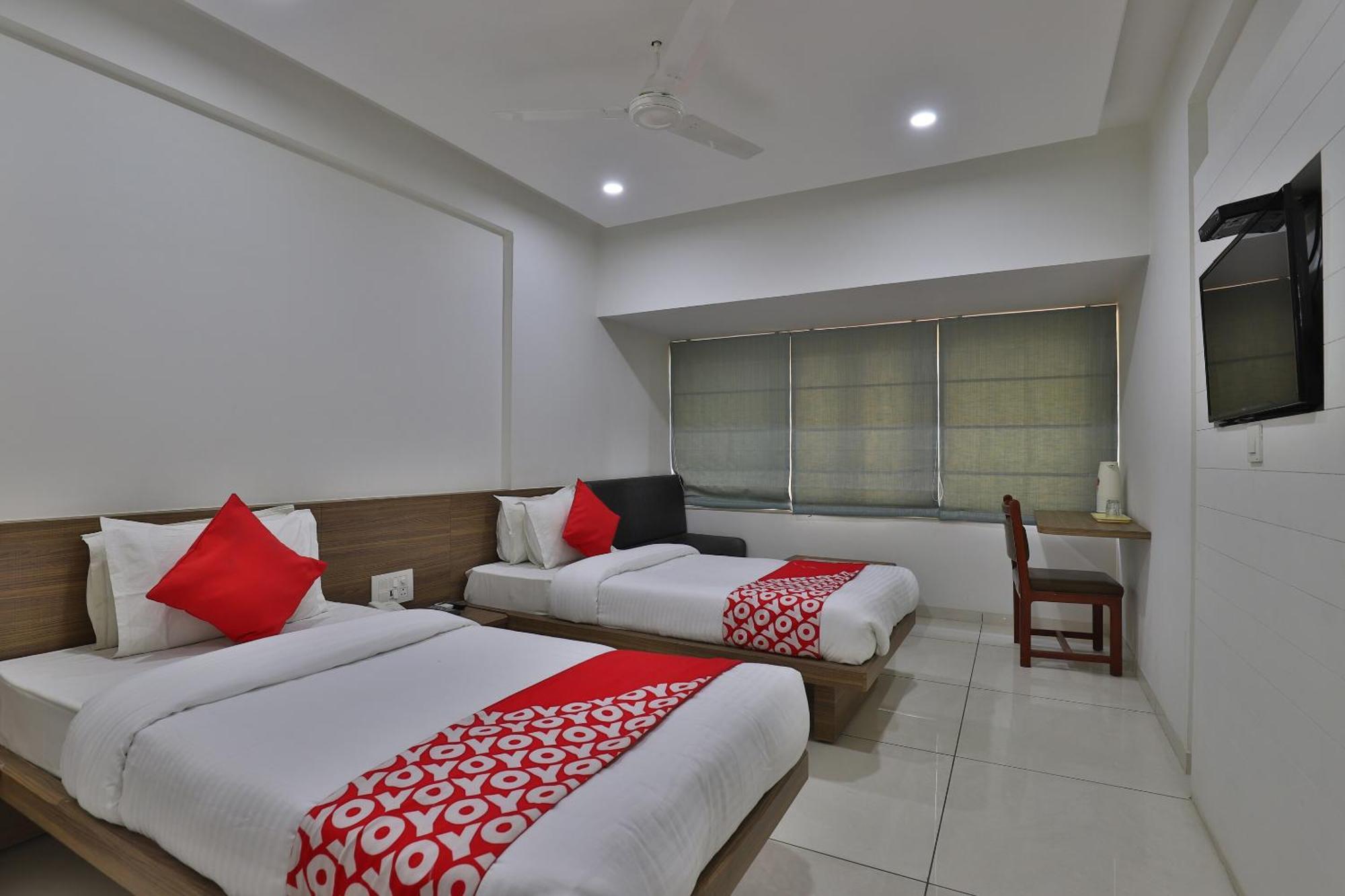 Collection O Hotel Panchsheel Vadodara Extérieur photo